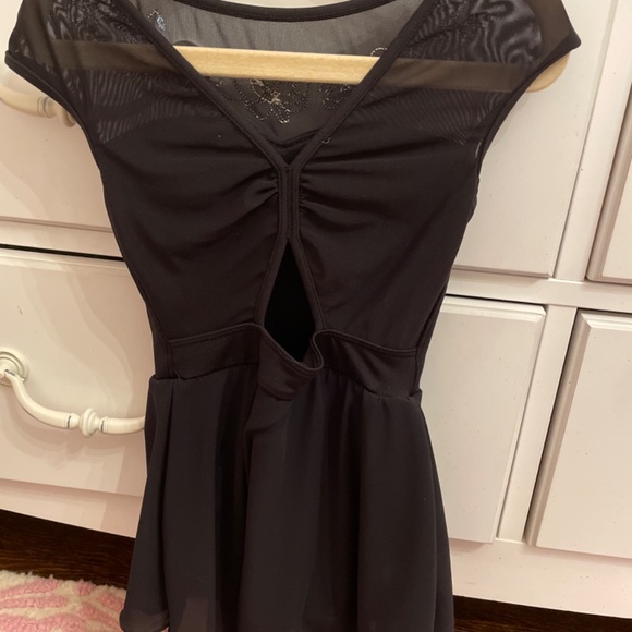 Almost brand new leotard. Worn once - Picture 2 of 2